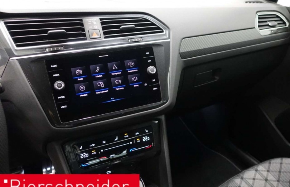 Volkswagen Tiguan 2.0 TSI DSG 4Mo. R-Line 19 AHK MATRIX ACC KAMERA H