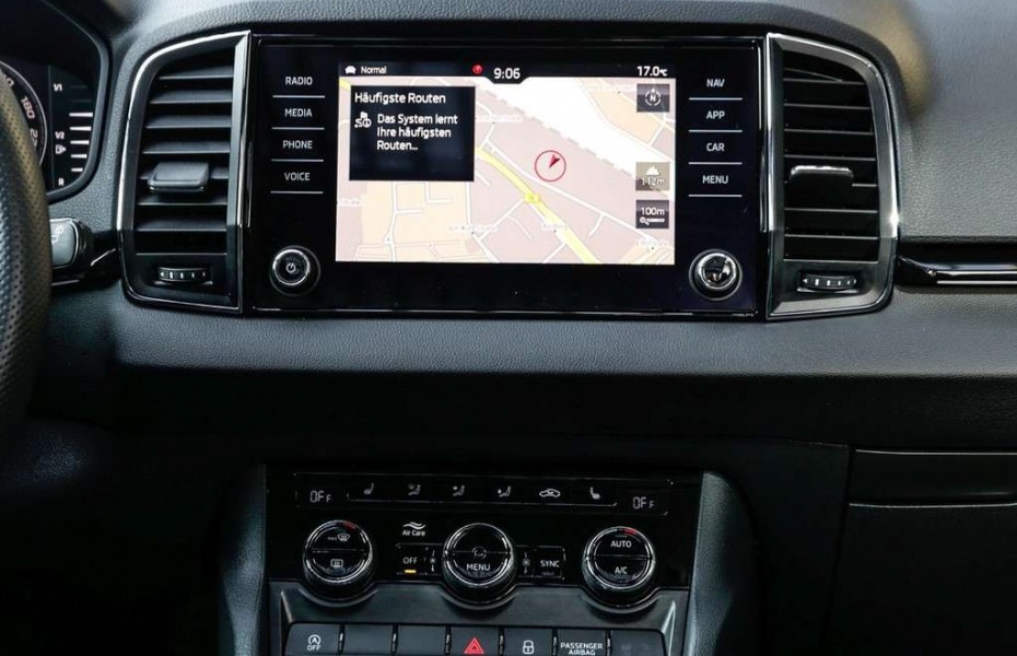 Škoda Karoq 1.5 TSI DSG 4x4 Sportline Navi/LED/Pano