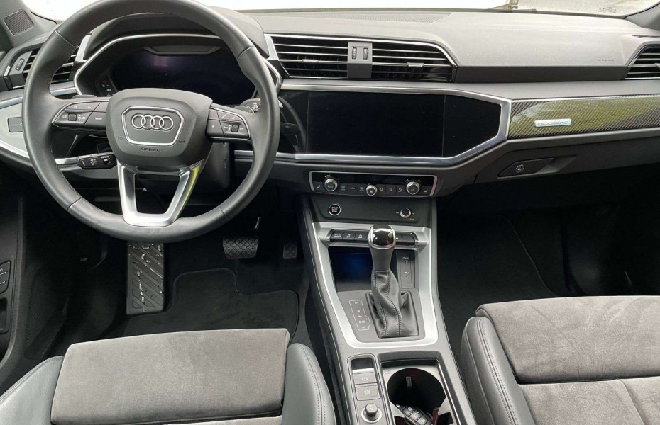 Audi Q3 S-LINE 40 TDI Quattro NAVI MATRIX AHK