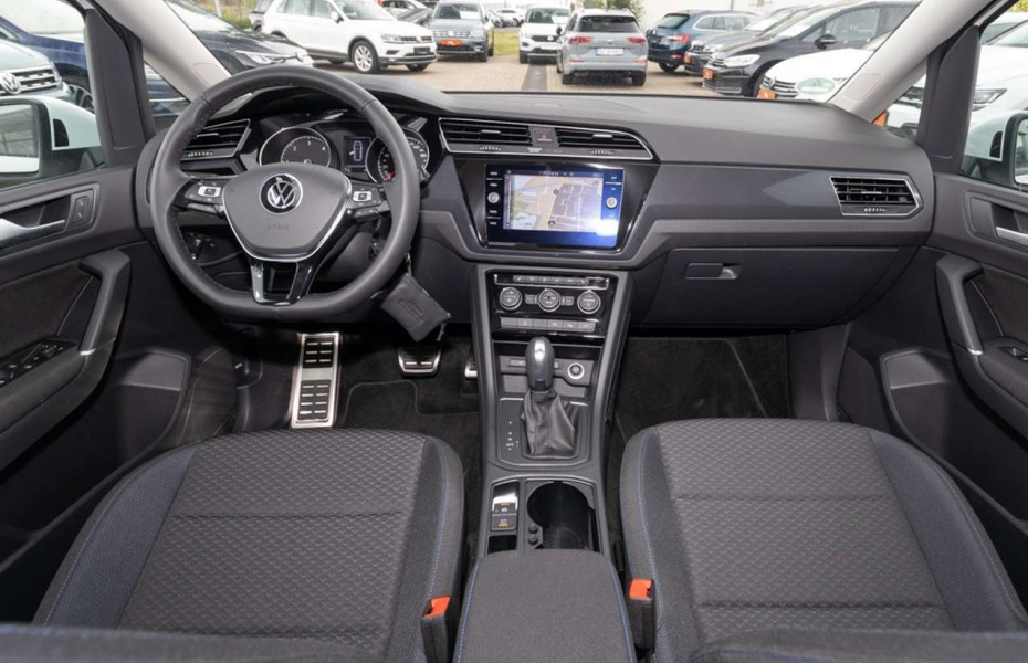 Volkswagen Touran 2.0 TDI DSG United LED Kamera Navi Pano 