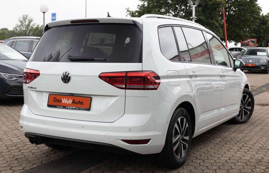 Volkswagen Touran 2.0 TDI DSG United LED Kamera Navi Pano 