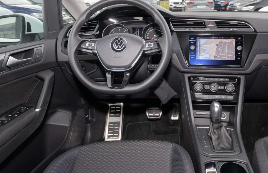 Volkswagen Touran 2.0 TDI DSG United LED Kamera Navi Pano 