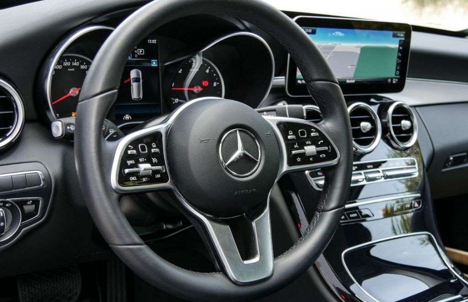 Mercedes-Benz Třídy C d 4M T AVANTGARDE NAVI+LED+KAMERA+SHZ+SPUR