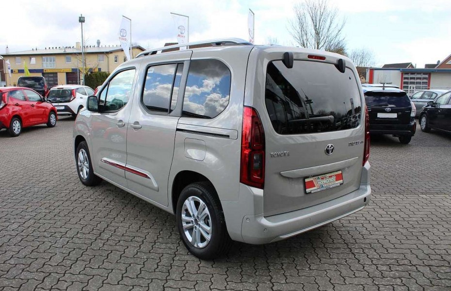 Toyota ProAce City Verso 1.5 D-4D L1 Panoramadach, Kamera