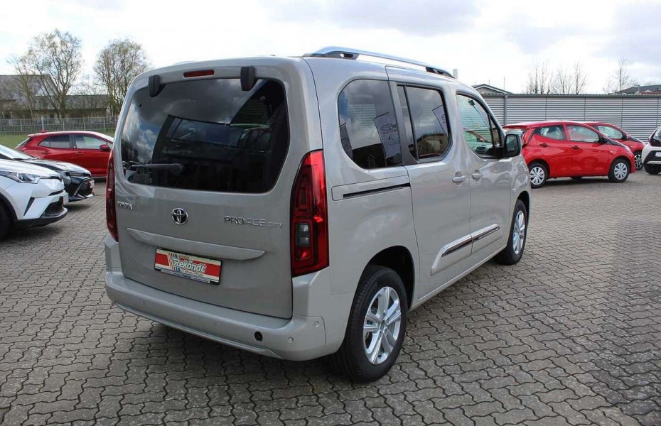 Toyota ProAce City Verso 1.5 D-4D L1 Panoramadach, Kamera