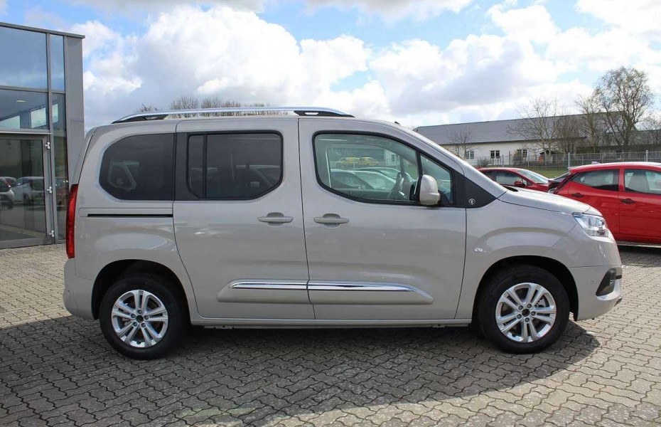 Toyota ProAce City Verso 1.5 D-4D L1 Panoramadach, Kamera