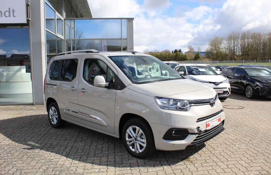 Toyota ProAce City Verso 1.5 D-4D L1 Panoramadach, Kamera