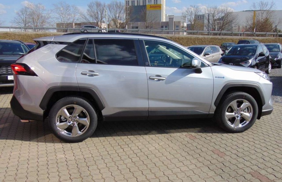 Toyota RAV4 2.5 4x2 Hybrid Team Deutschland (XA5)