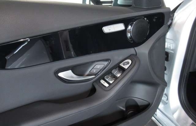 Mercedes-Benz Třídy C d 4M T Avantgarde LED/Com/MuBea/PTS/Kamera