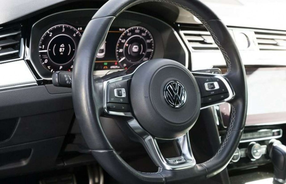 Volkswagen Arteon 2.0 TDI DSG 4M R-LINE DYNAUDIO AHK KAMERA