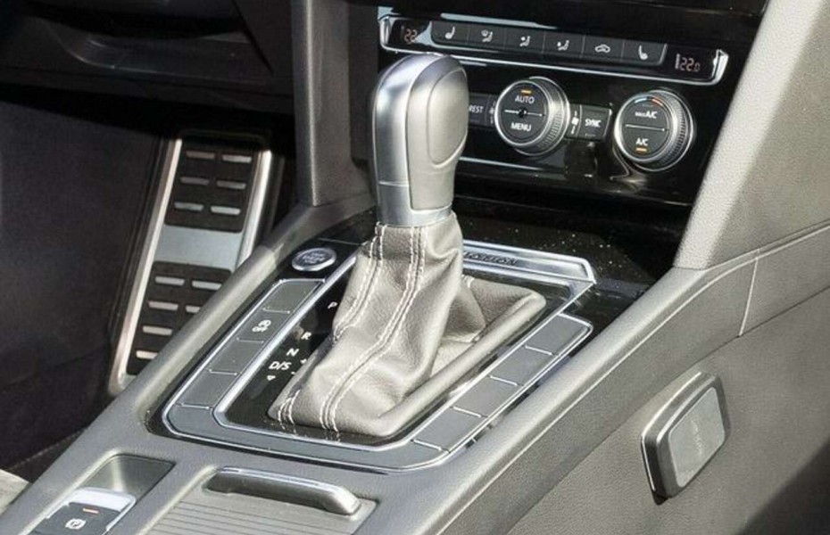 Volkswagen Arteon 2.0 TDI DSG 4M R-LINE DYNAUDIO AHK KAMERA