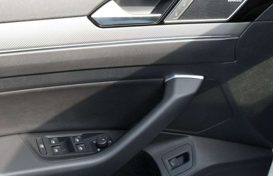 Volkswagen Arteon 2.0 TDI DSG 4M R-LINE DYNAUDIO AHK KAMERA