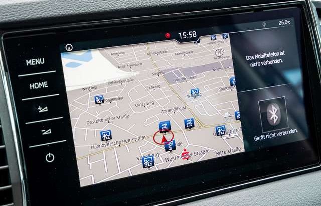 Škoda Karoq 1.5 TSI Style NAVI AHK KAMERA ACC