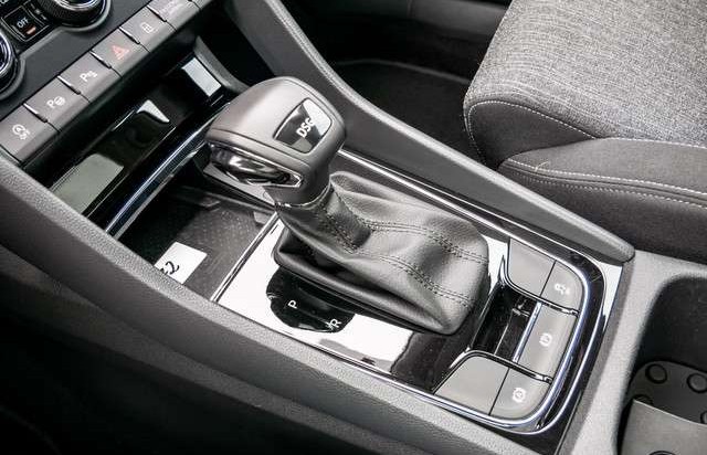 Škoda Karoq 1.5 TSI Style NAVI AHK KAMERA ACC