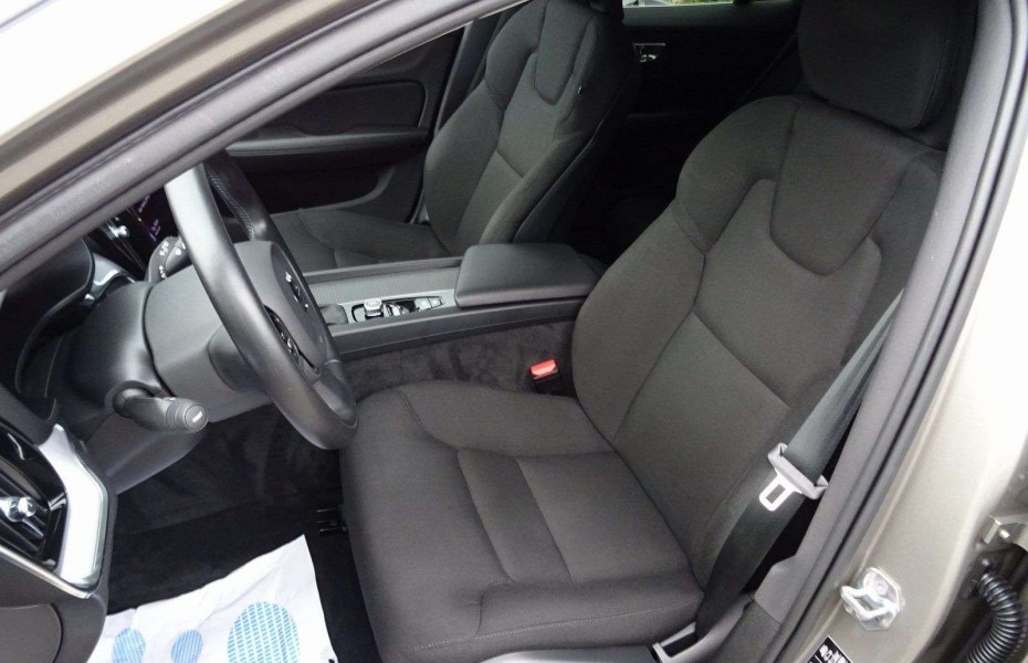 Volvo V60 D4 Momentum Pro IntelliSafe/Sitzheizung/BLIS