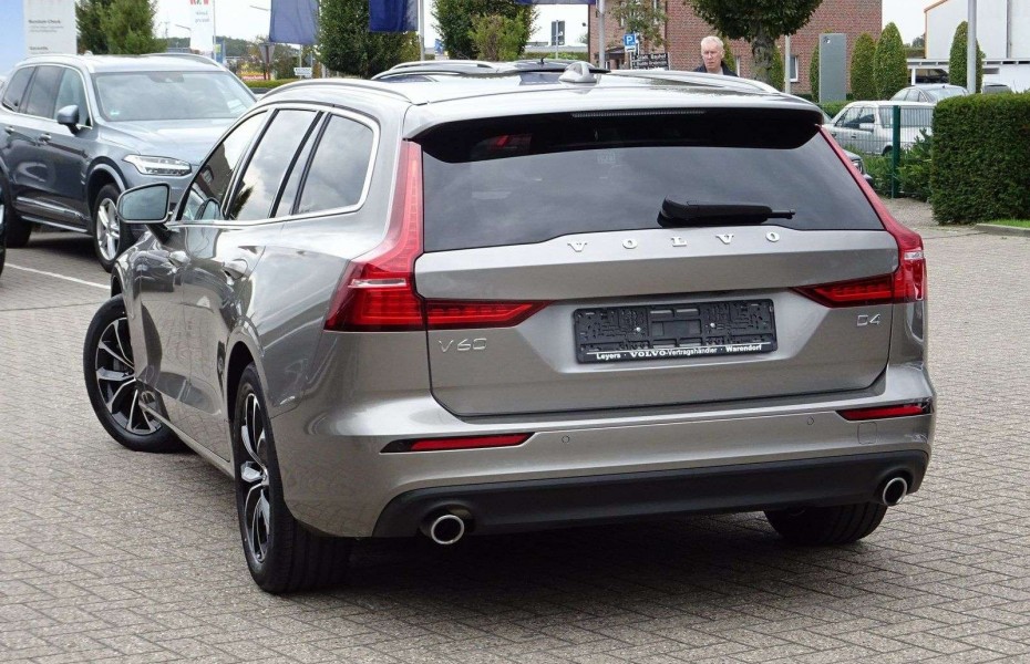 Volvo V60 D4 Momentum Pro IntelliSafe/Sitzheizung/BLIS