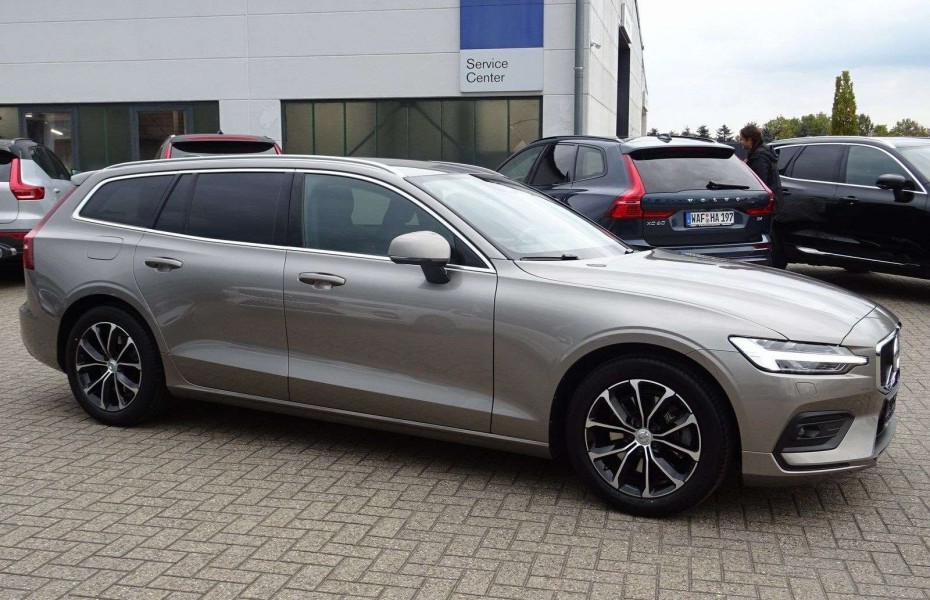 Volvo V60 D4 Momentum Pro IntelliSafe/Sitzheizung/BLIS