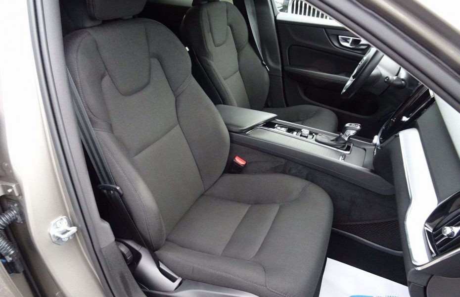 Volvo V60 D4 Momentum Pro IntelliSafe/Sitzheizung/BLIS