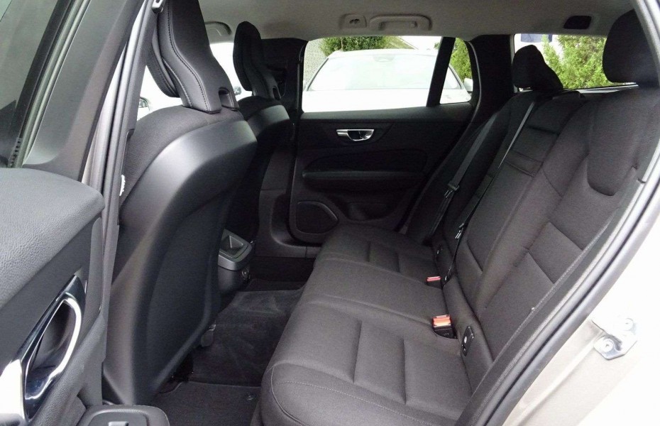 Volvo V60 D4 Momentum Pro IntelliSafe/Sitzheizung/BLIS