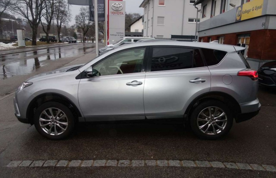 Toyota RAV4 2.0 4x4 Start&Stop Team Deutschland NAVI AHK