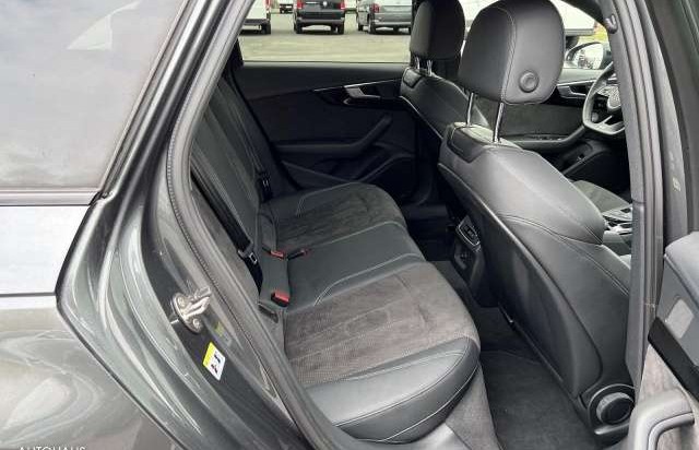 Audi A4 Avant 40 TFSI S-Line - LED Navi PDC Bluetooth