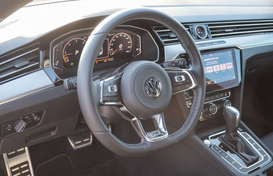Volkswagen Arteon R-Line 2.0 TDI 4Motion DSG Navi LED Panor