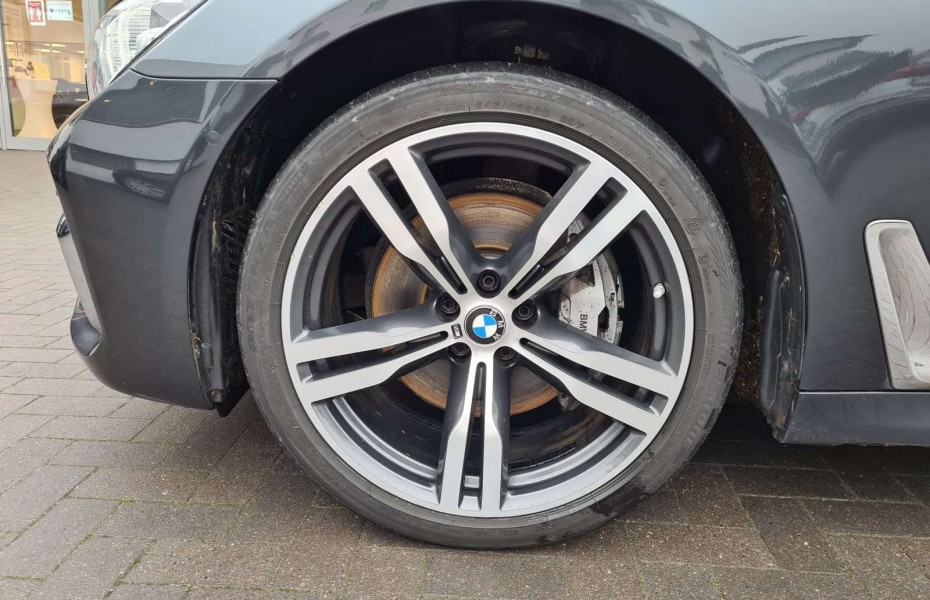 BMW Řada 7 d xDrive Limousine| M Sportpaket| Head-Up| DrivAss