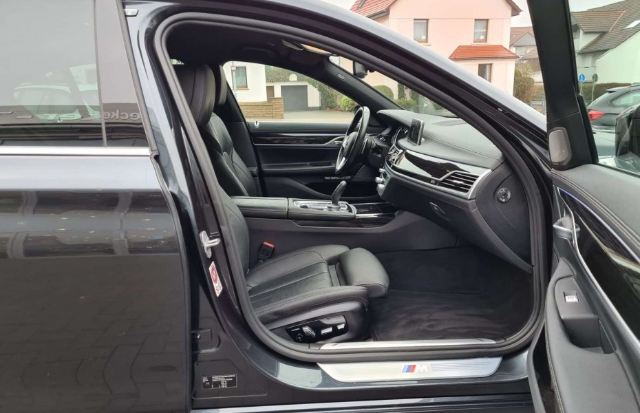 BMW Řada 7 d xDrive Limousine| M Sportpaket| Head-Up| DrivAss