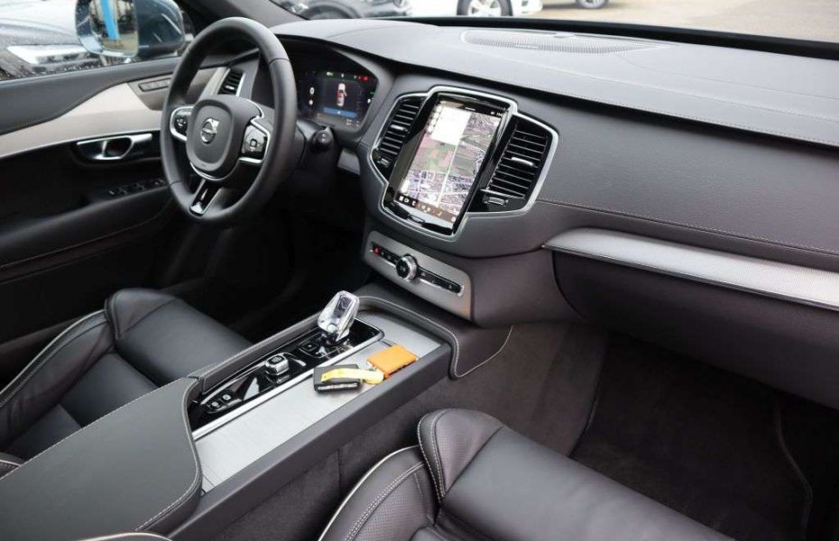 Volvo XC90 XC90 T8 AWD Plug-in Hybrid Plus Bright|NAVI|PANO