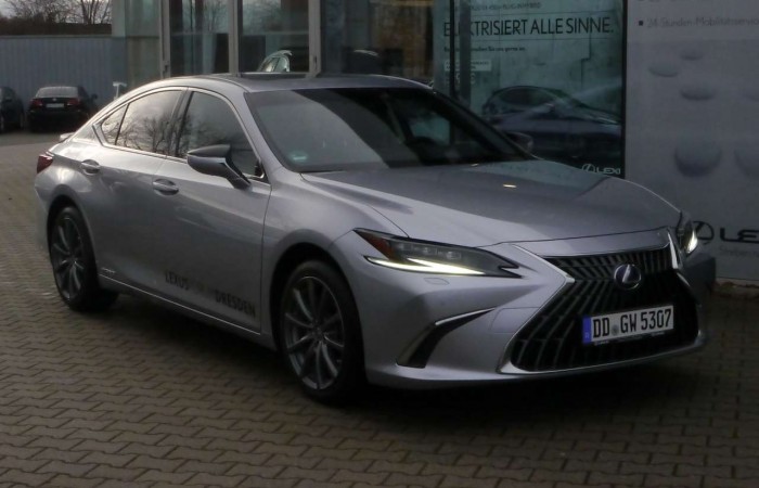 Lexus ES