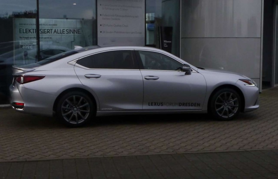 Lexus ES 300h Luxury Line HeadUp 360 LED Navi