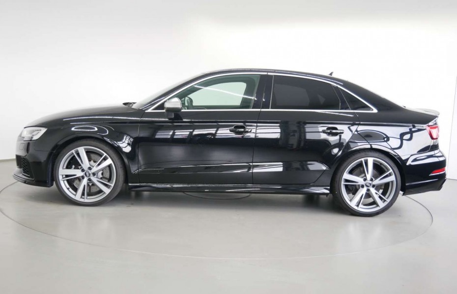 Audi RS 3 RS 3 Limousine *LEDER*V-Max* RS-ABGAS/LED/NAVI/PDC