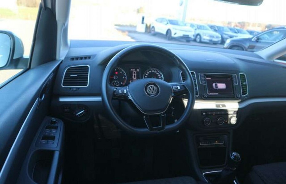 Volkswagen Sharan 2.0 TDI COMFORTLINE 7-SITZER GARANTIE+NAV