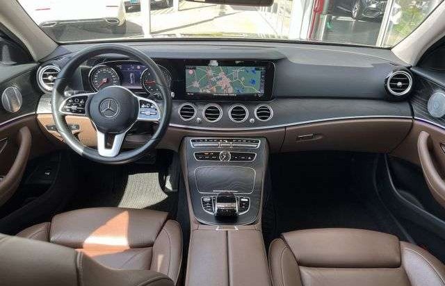 Mercedes-Benz Třídy E 220d 4M T-Modell AMG *LED*COMAND*BURMESTER*
