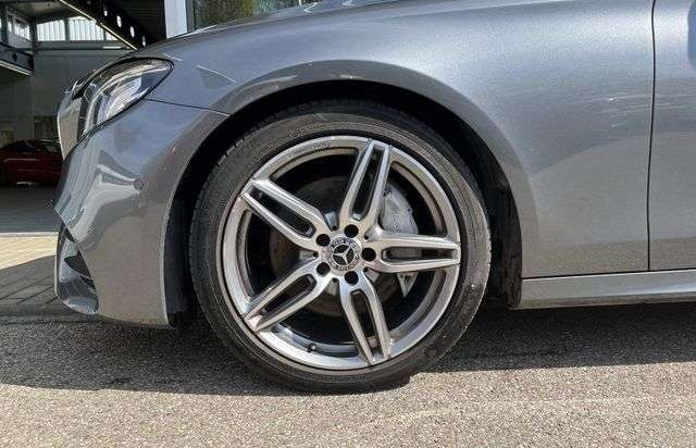 Mercedes-Benz Třídy E 220d 4M T-Modell AMG *LED*COMAND*BURMESTER*