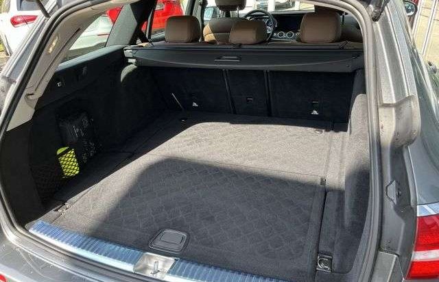 Mercedes-Benz Třídy E 220d 4M T-Modell AMG *LED*COMAND*BURMESTER*