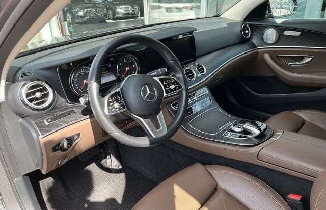 Mercedes-Benz Třídy E 220d 4M T-Modell AMG *LED*COMAND*BURMESTER*