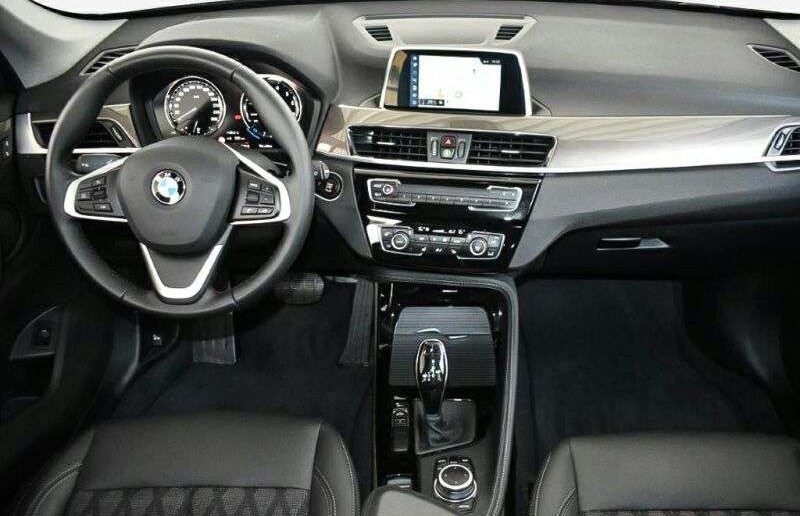 BMW X1 sDrive20iA xLine Navi.LED.Tempo.PDC.SHZ.MFL.