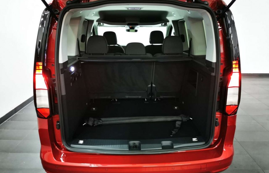 Volkswagen Caddy Life 2,0 TDI DSG NAV LED STH PARKASSIST 1,99%