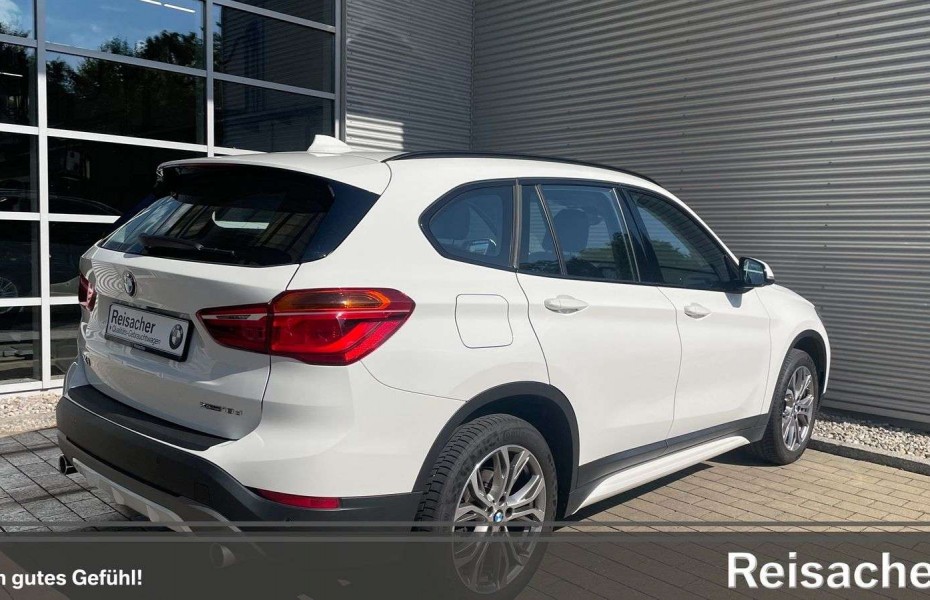 BMW X1 xDrive18dA SportLine,Navi,LED,AHK,RüKa,Pano