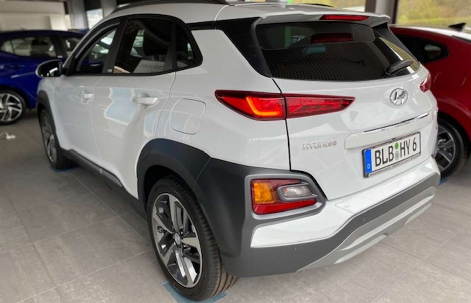 Hyundai Kona 1.6 T-GDI Premium*Sitz & Navi Paket*ASCC*Pano*