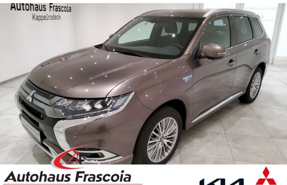 Mitsubishi Outlander Plus mit Spirit-Paket 4WD 2.4 AHK abn. StandHZG. L