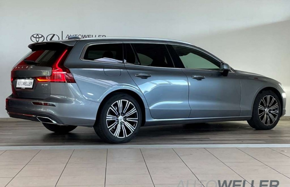 Volvo V60 D4 Inscription  BLIS Navi Leder LED 18'ALU