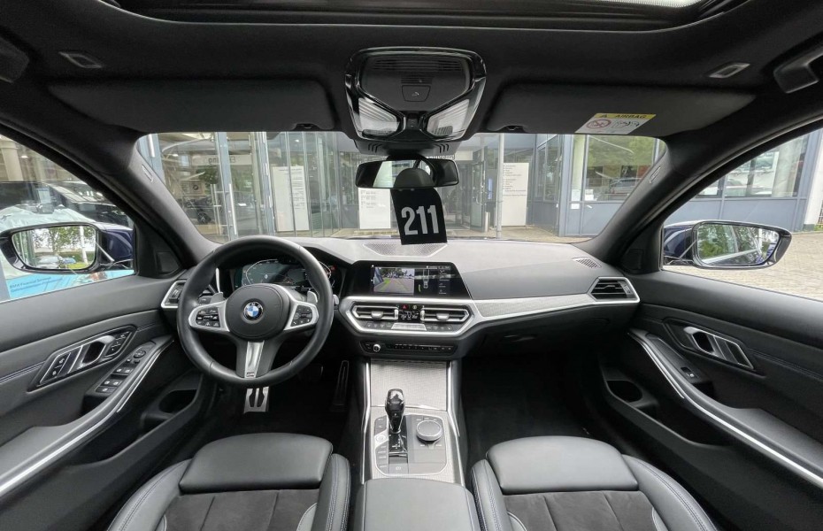 BMW Řada 3 d M Sport AHK Glasdach Laserlicht LiveCockpit