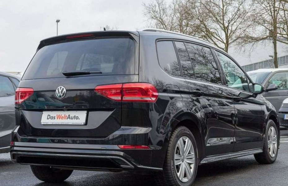 Volkswagen Touran 1.5 TSI DSG UNITED R-LINE LED PANO AHK