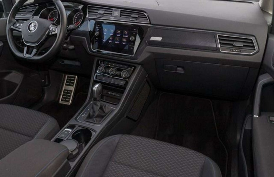 Volkswagen Touran 1.5 TSI DSG UNITED R-LINE LED PANO AHK