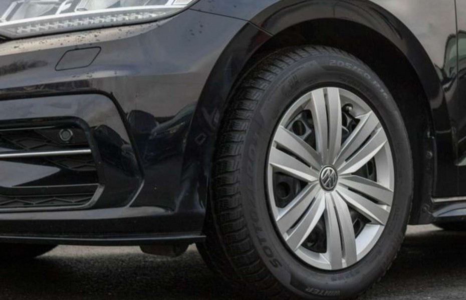 Volkswagen Touran 1.5 TSI DSG UNITED R-LINE LED PANO AHK