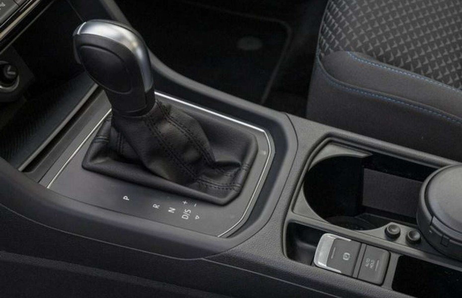 Volkswagen Touran 1.5 TSI DSG UNITED R-LINE LED PANO AHK