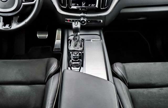 Volvo XC60 R Design D4 AWD Geartronic Intellisafe Pro 360Grad
