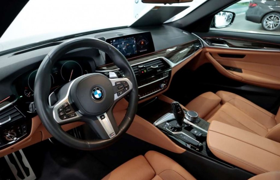 BMW Řada 5 d xDrive Tour M-Sport AHK Komfsz.HUD Pano.LED
